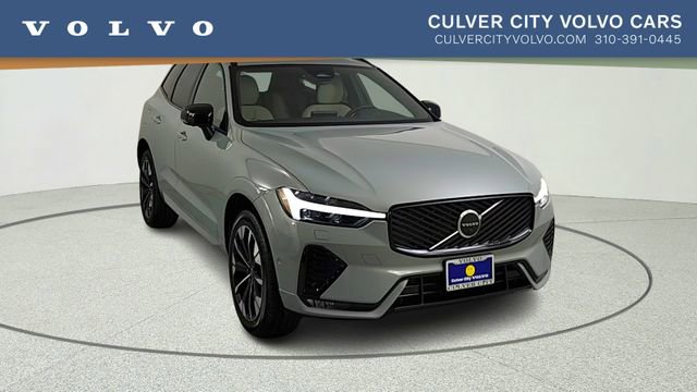New 2026 Volvo XC60 B5 Plus w/ Climate Package PRO