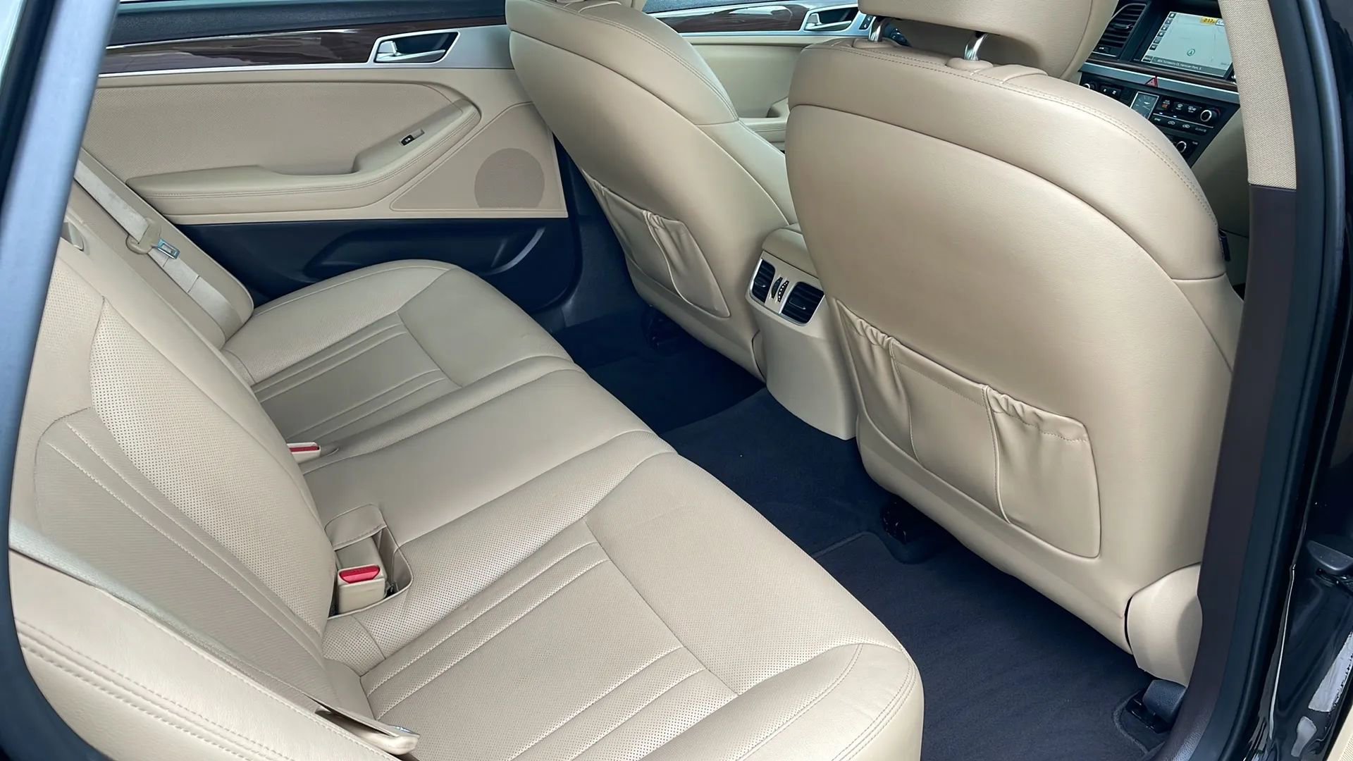 Used 2018 Genesis G80 3.8 RWD image 15