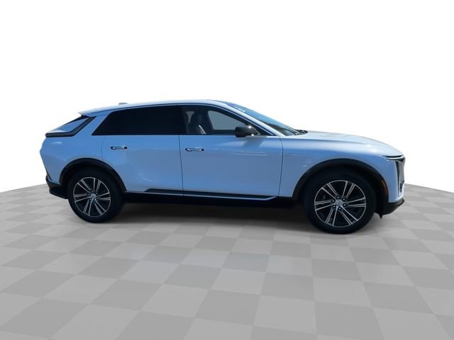 New 2026 Cadillac Lyriq Luxury image 9