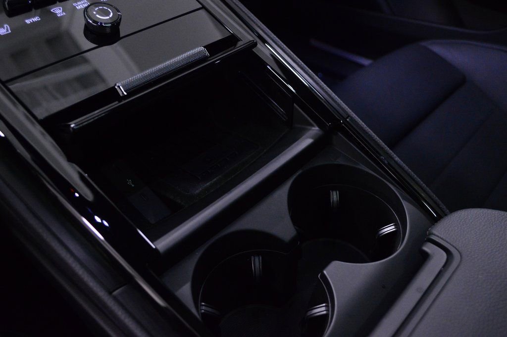 Certified 2025 Porsche Panamera 4 image 34