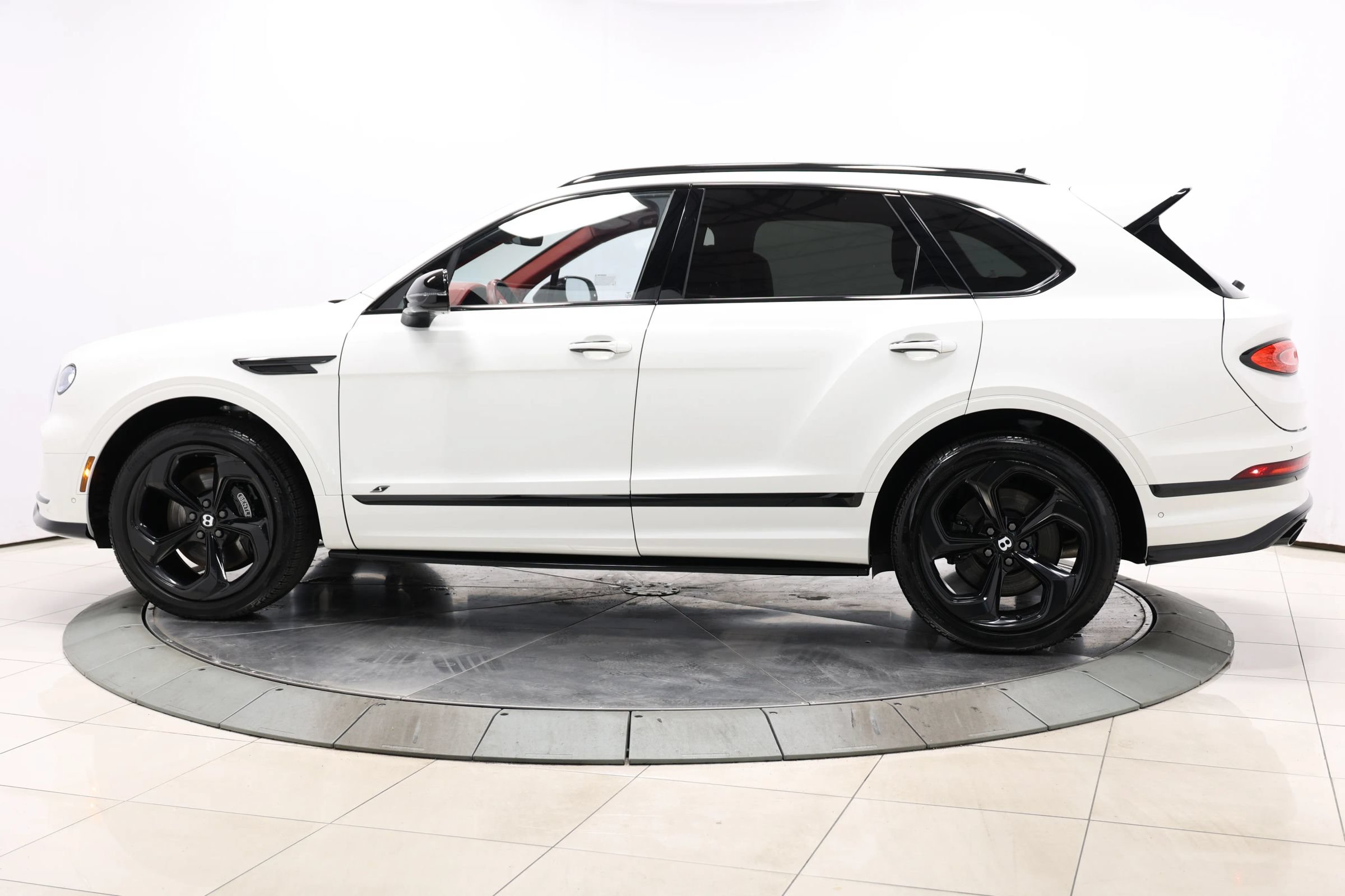 Used 2022 Bentley Bentayga AWD/4WD image 7