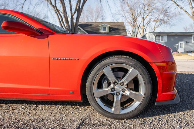 Used 2010 Chevrolet Camaro SS w/ RS Package RWD image 11