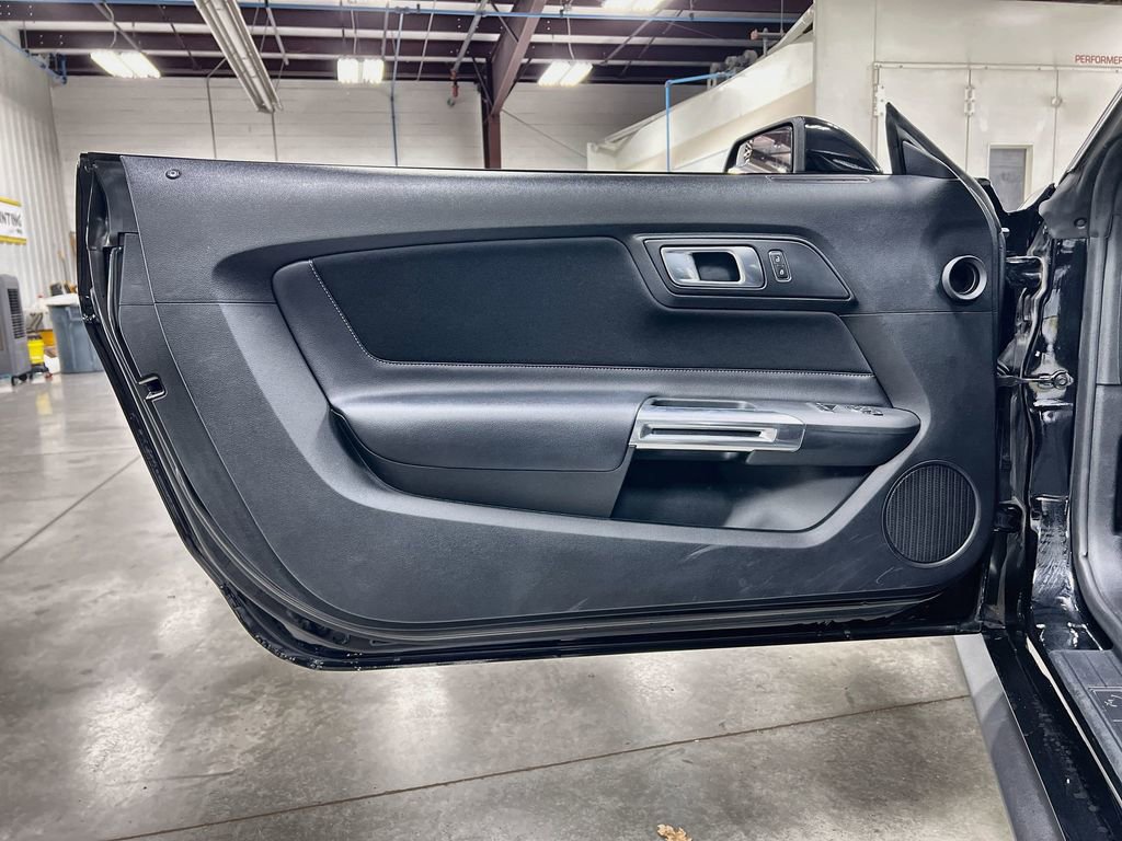 Used 2020 Ford Mustang Coupe RWD image 15