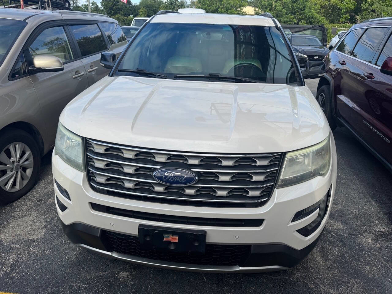 Used 2016 Ford Explorer XLT w/ Equipment Group 202A FWD image 7