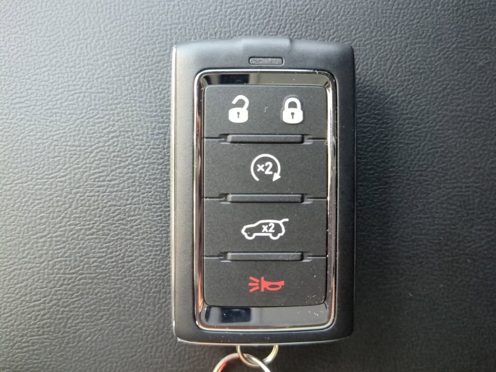 New 2025 Jeep Grand Cherokee Altitude image 26