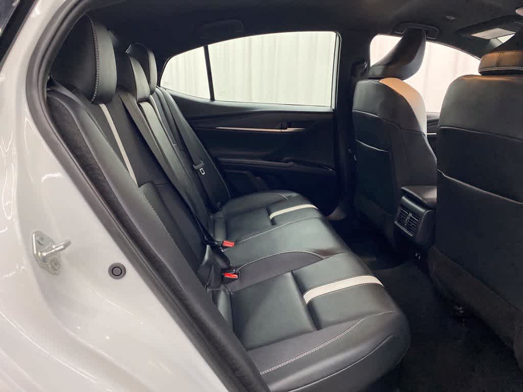 Used 2025 Toyota Camry SE FWD image 9