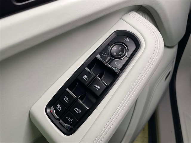 New 2026 Porsche Macan image 35
