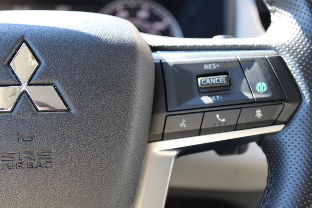 Used 2025 Mitsubishi Outlander SE FWD image 21