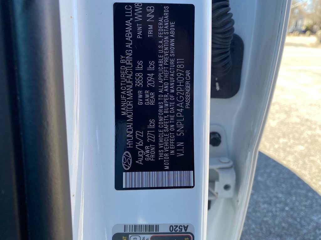 Used 2023 Hyundai Elantra Limited image 33