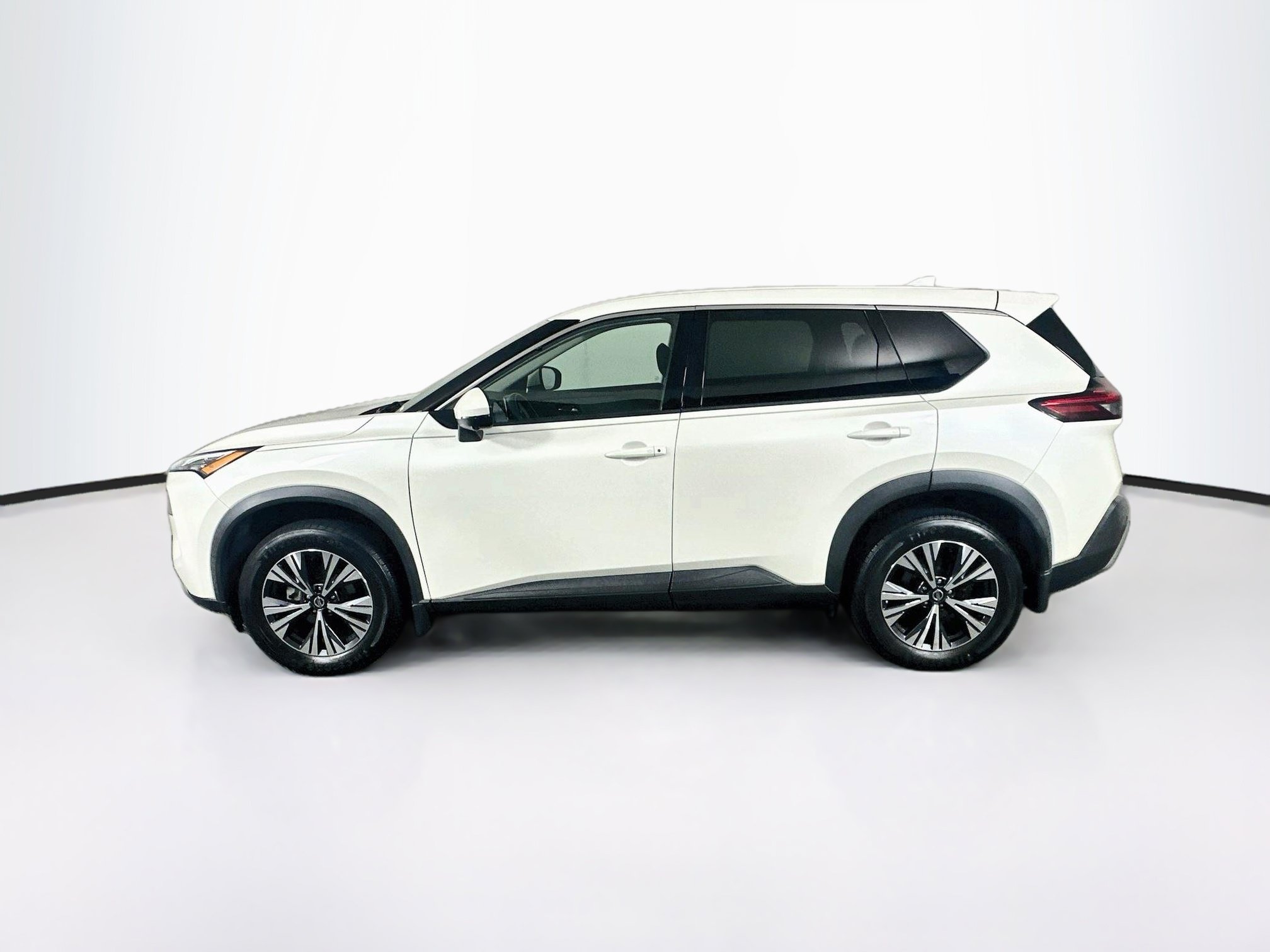 Used 2021 Nissan Rogue SV FWD image 4
