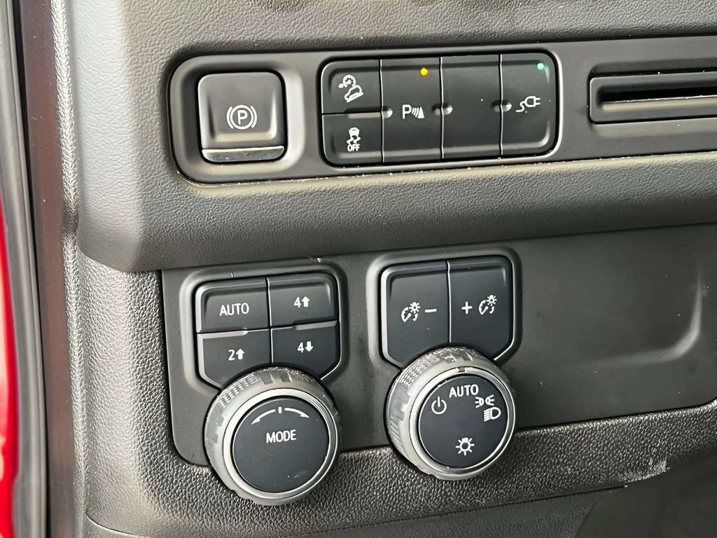 Used 2021 Chevrolet Tahoe Z71 AWD/4WD image 24