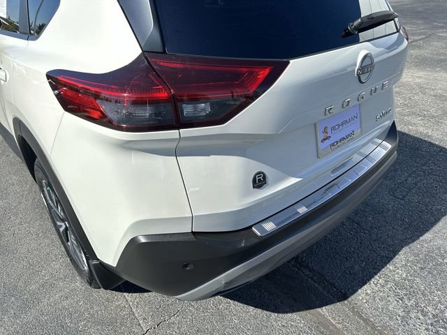 Certified 2023 Nissan Rogue SV image 30