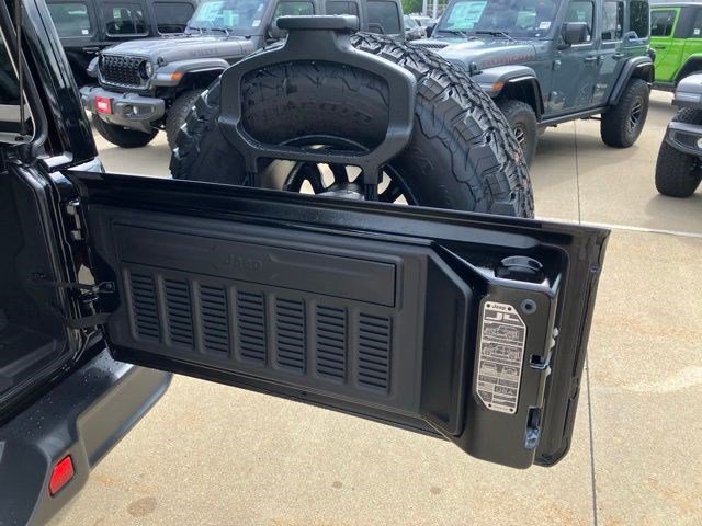 New 2026 Jeep Wrangler Unlimited Rubicon w/ Xtreme 35 Tire Package AWD/4WD image 27