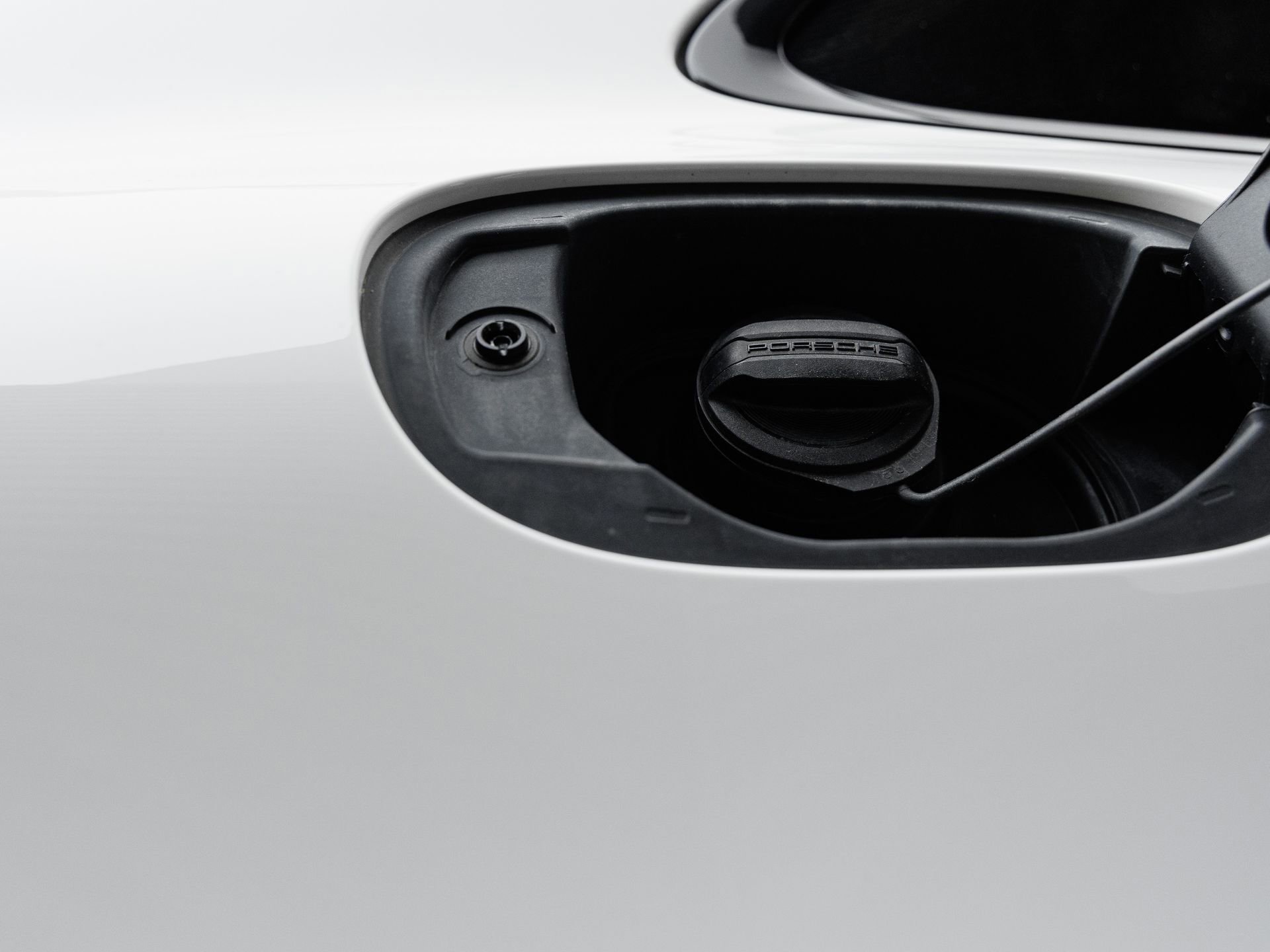 Certified 2021 Porsche Macan S AWD/4WD image 29