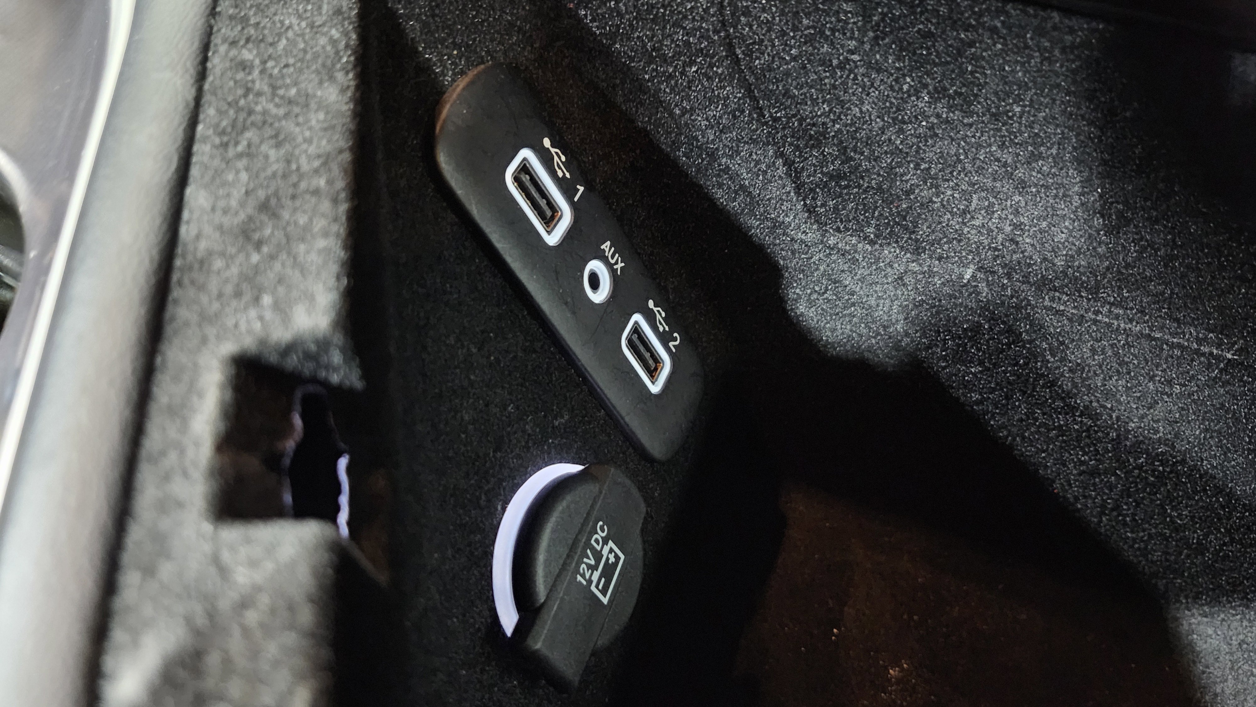 Used 2021 Dodge Challenger SXT image 8