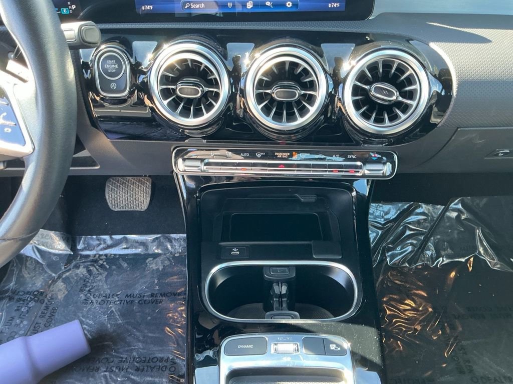 Used 2025 Mercedes-Benz CLA 250 4MATIC image 11