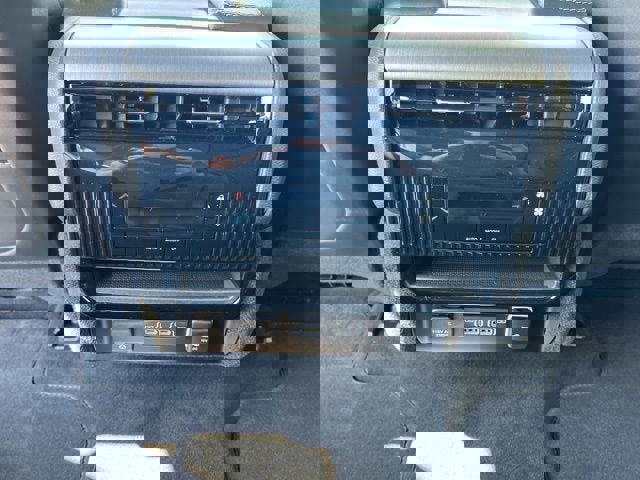 New 2025 Jeep Wagoneer 4WD w/ HD Trailer Tow Package image 17