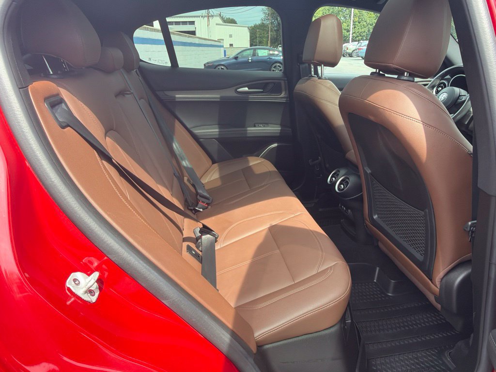 Used 2022 Alfa Romeo Stelvio Ti AWD/4WD image 23