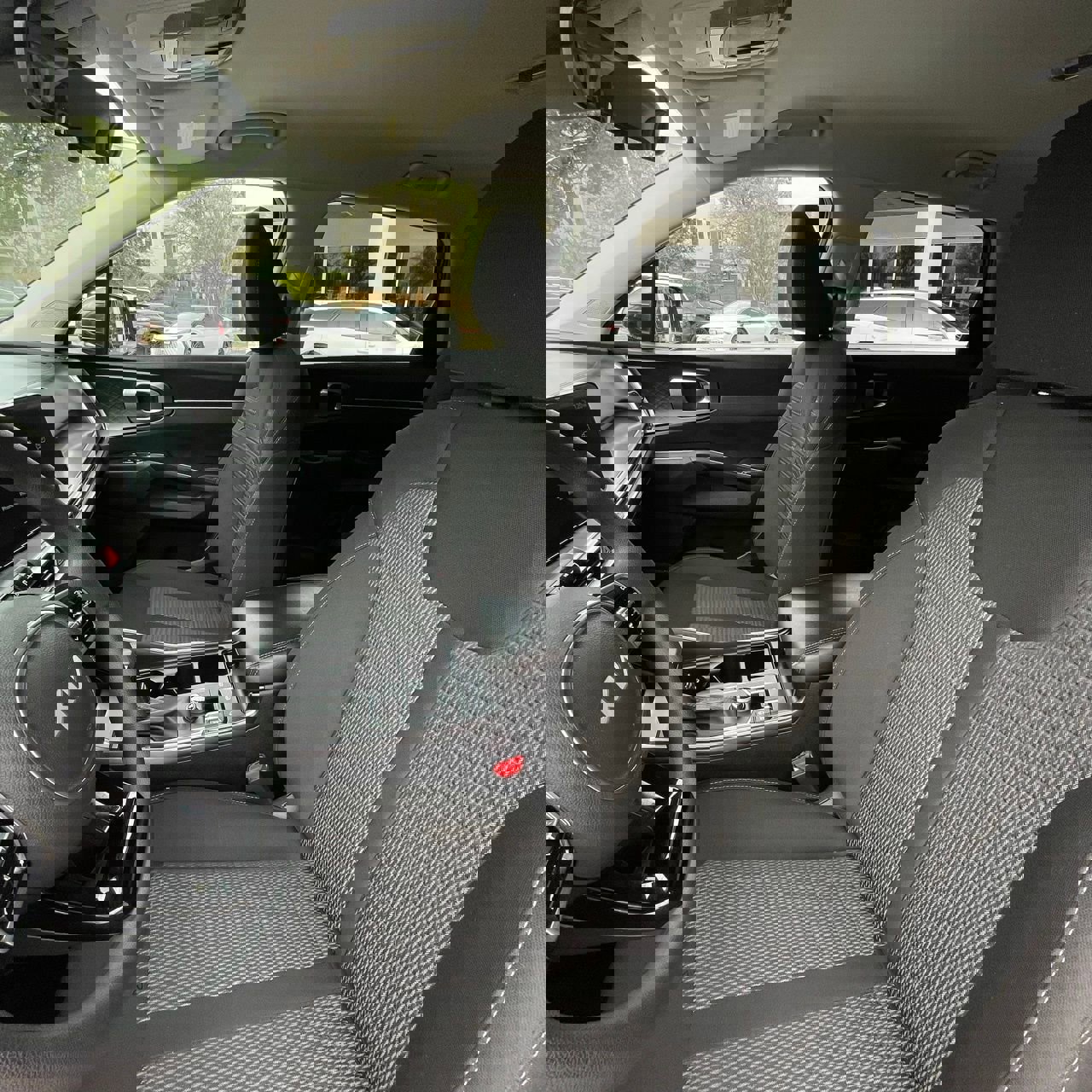 Used 2025 Kia Sorento LX image 21