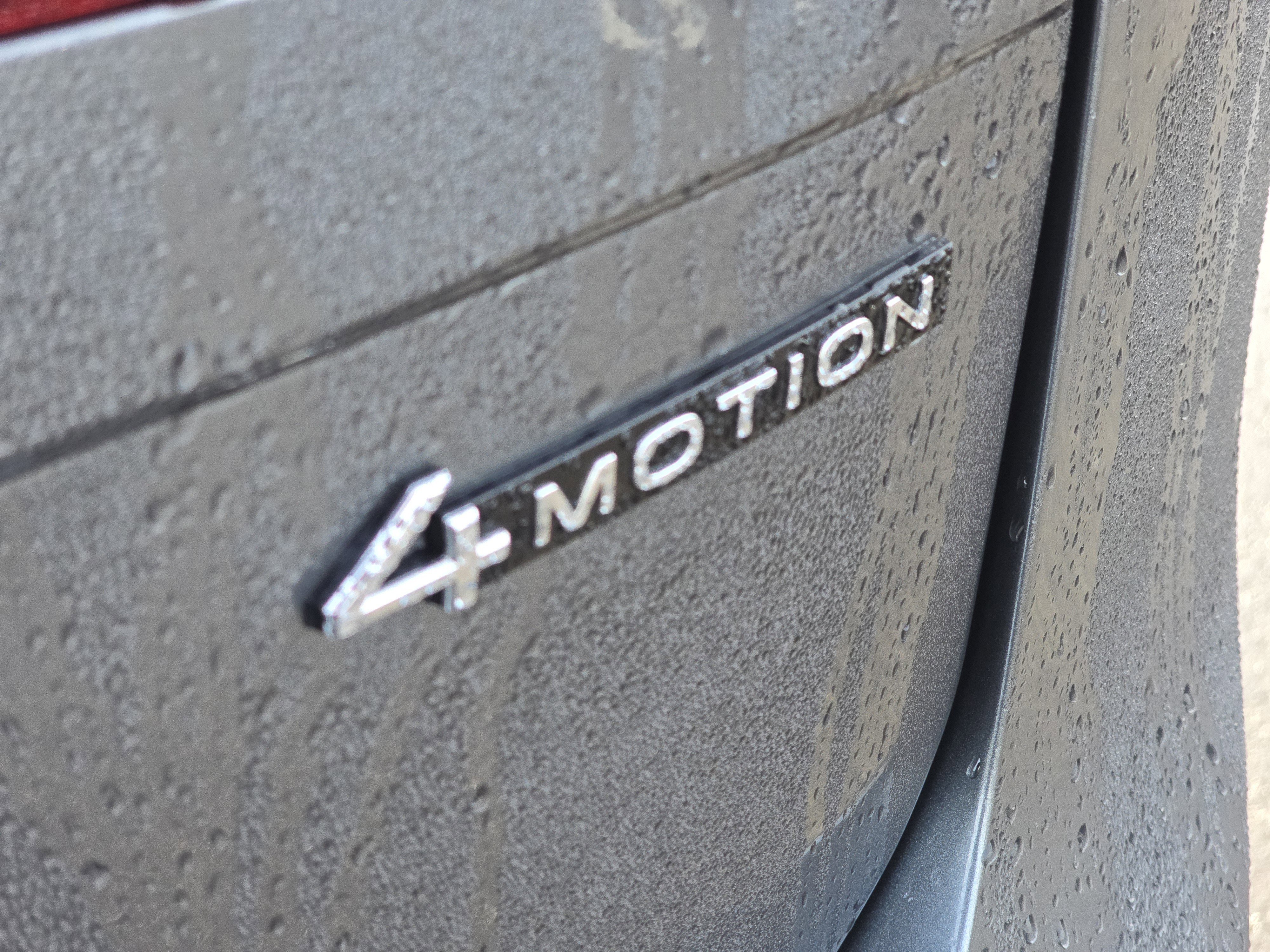 Certified 2023 Volkswagen Tiguan SE w/ Panoramic Sunroof Package image 11