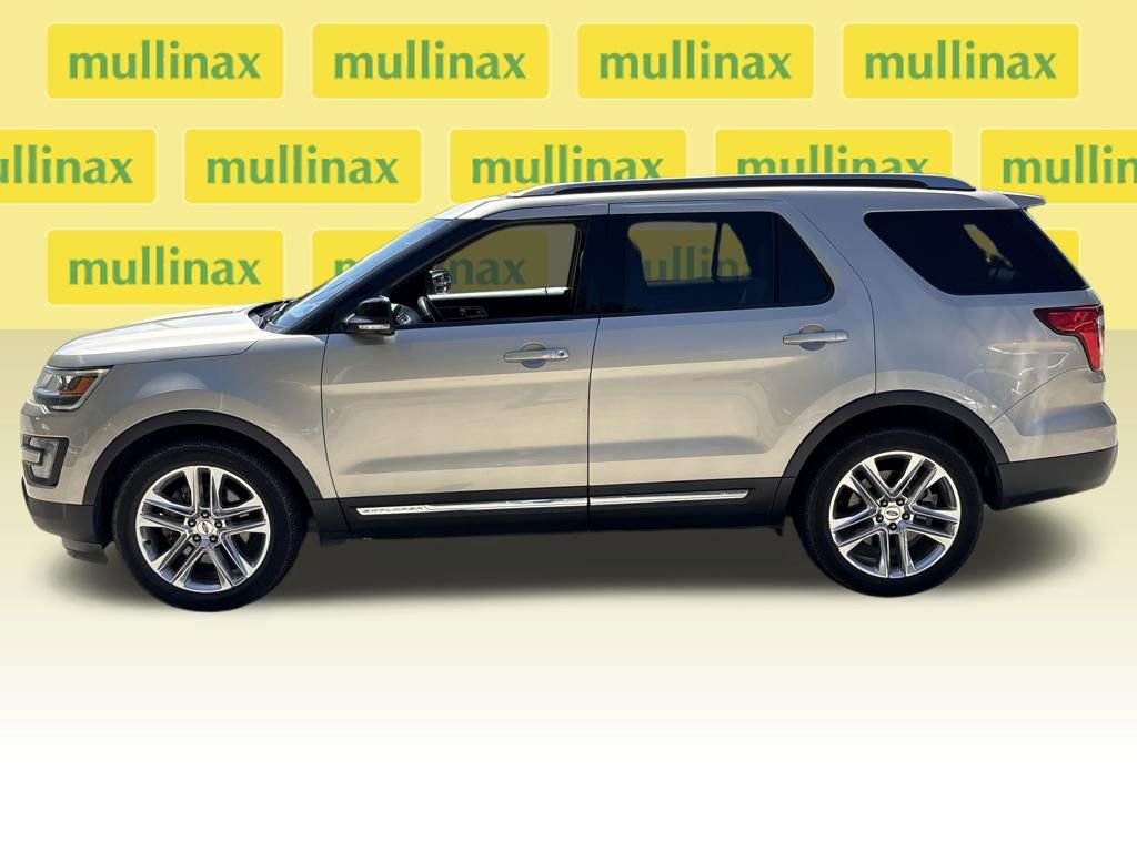 Used 2017 Ford Explorer XLT w/ Equipment Group 202A image 10