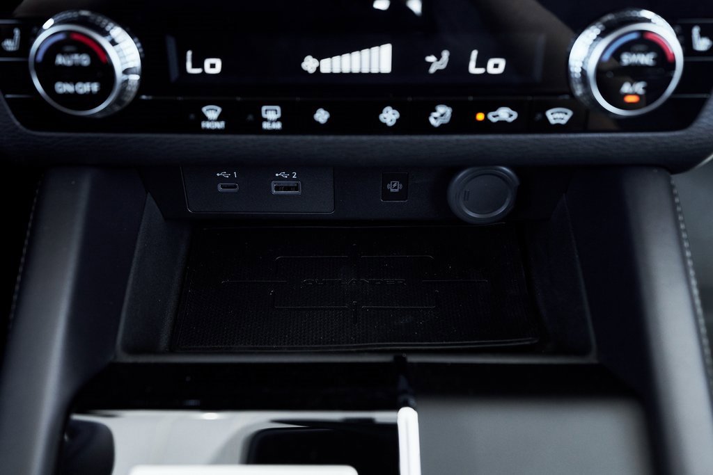 New 2025 Mitsubishi Outlander SE image 46