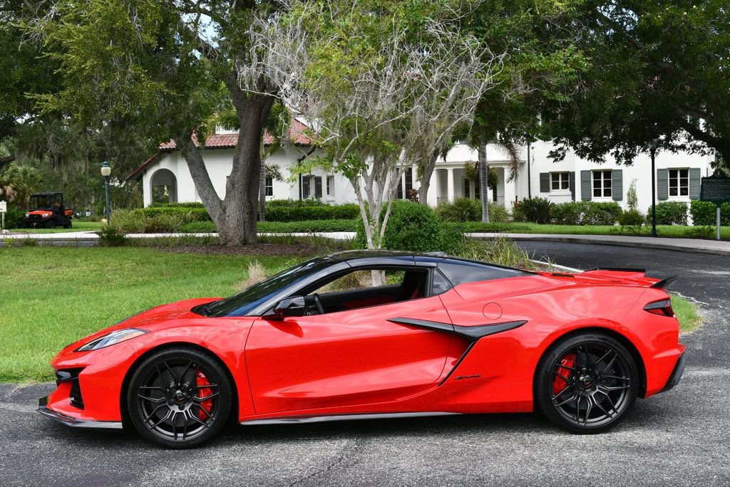 Used 2023 Chevrolet Corvette Z06 w/ Stealth Interior Trim Package RWD image 36
