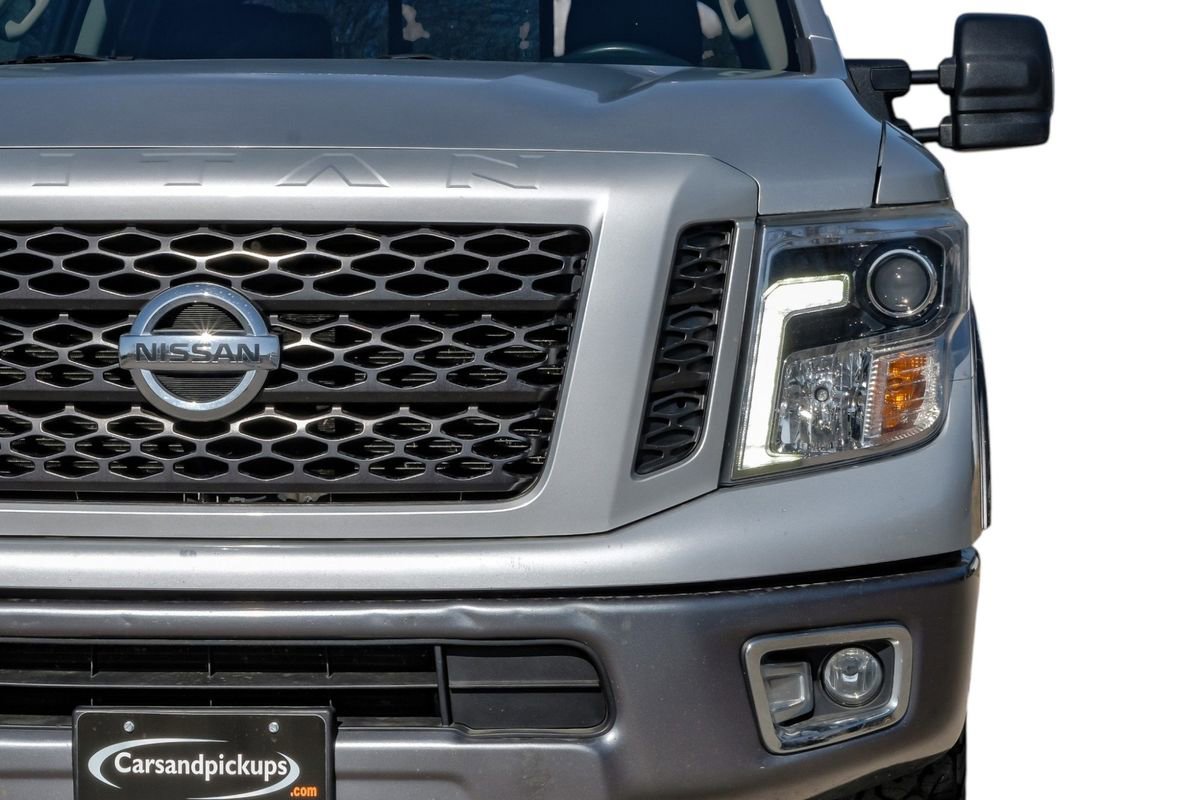 Used 2019 Nissan Titan PRO-4X image 48