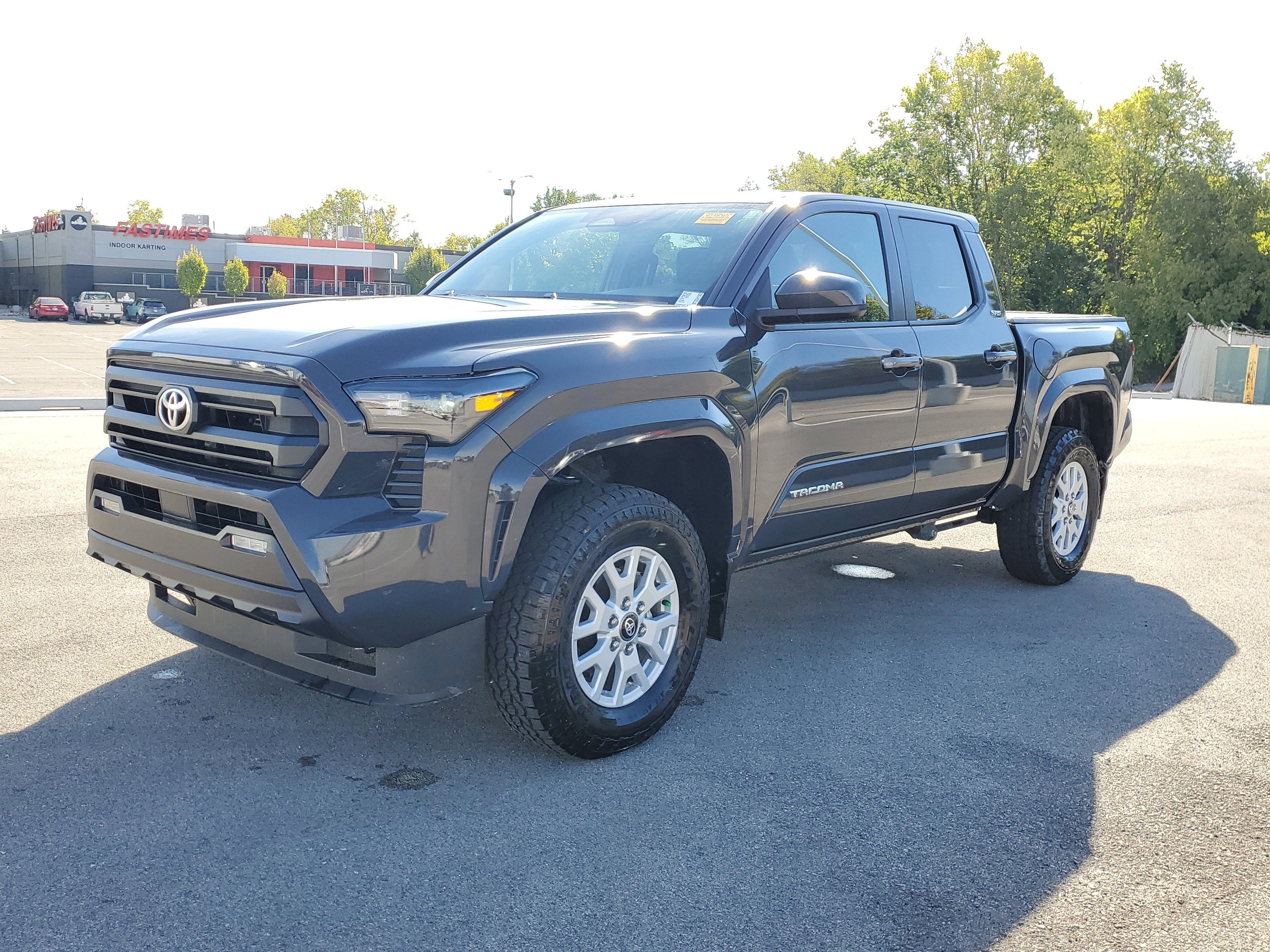 Used 2024 Toyota Tacoma SR5 image 3