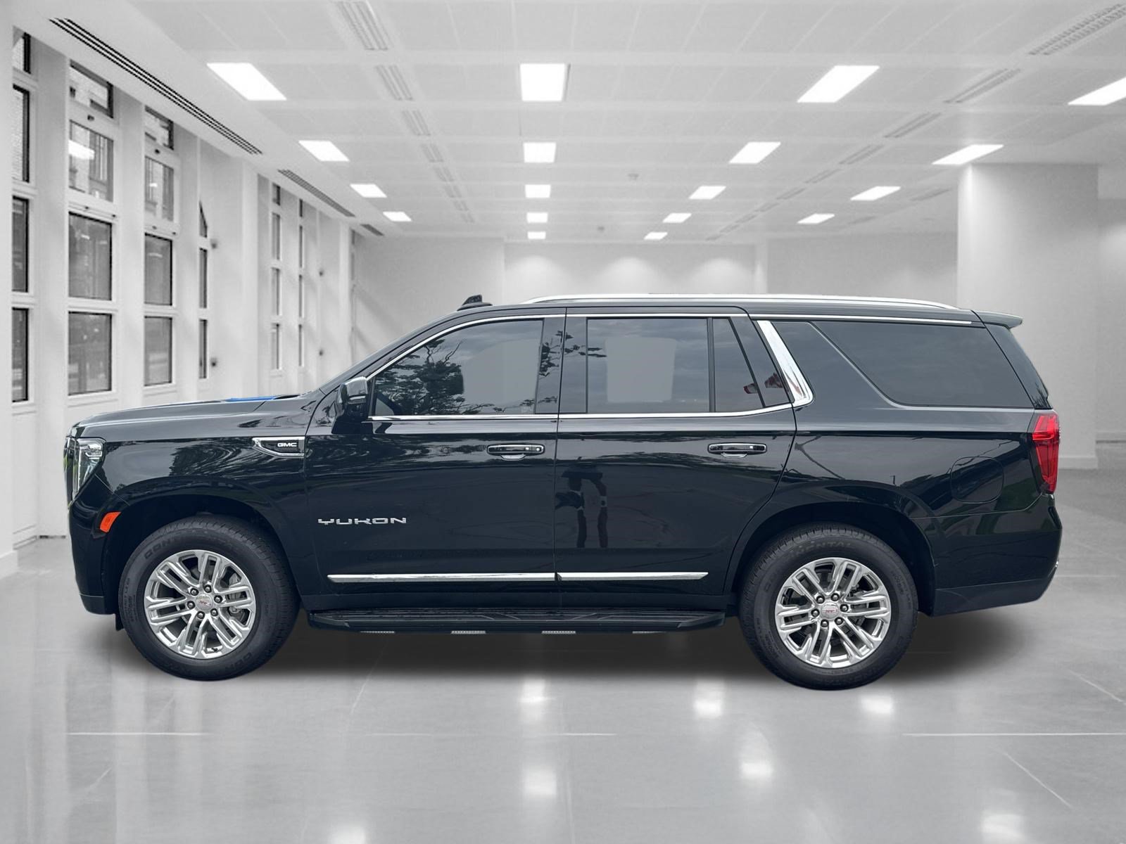 Used 2024 GMC Yukon SLT w/ SLT Premium Package AWD/4WD image 8