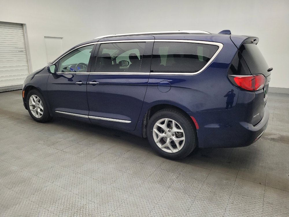Used 2017 Chrysler Pacifica Touring-L Plus w/ Advanced Safetytec Group FWD image 3