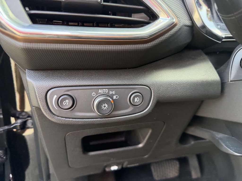 Used 2023 Chevrolet TrailBlazer ACTIV w/ Convenience Package FWD image 21