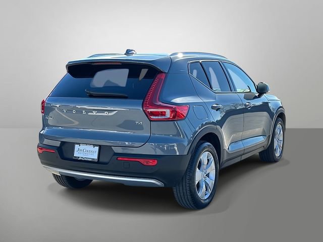 Used 2021 Volvo XC40 T4 Momentum w/ Premium Package image 24