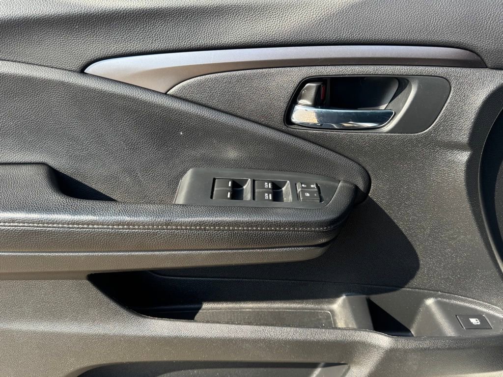 Used 2022 Honda Pilot Sport image 18