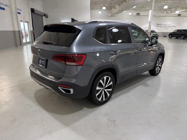 Certified 2022 Volkswagen Taos SE AWD/4WD image 10