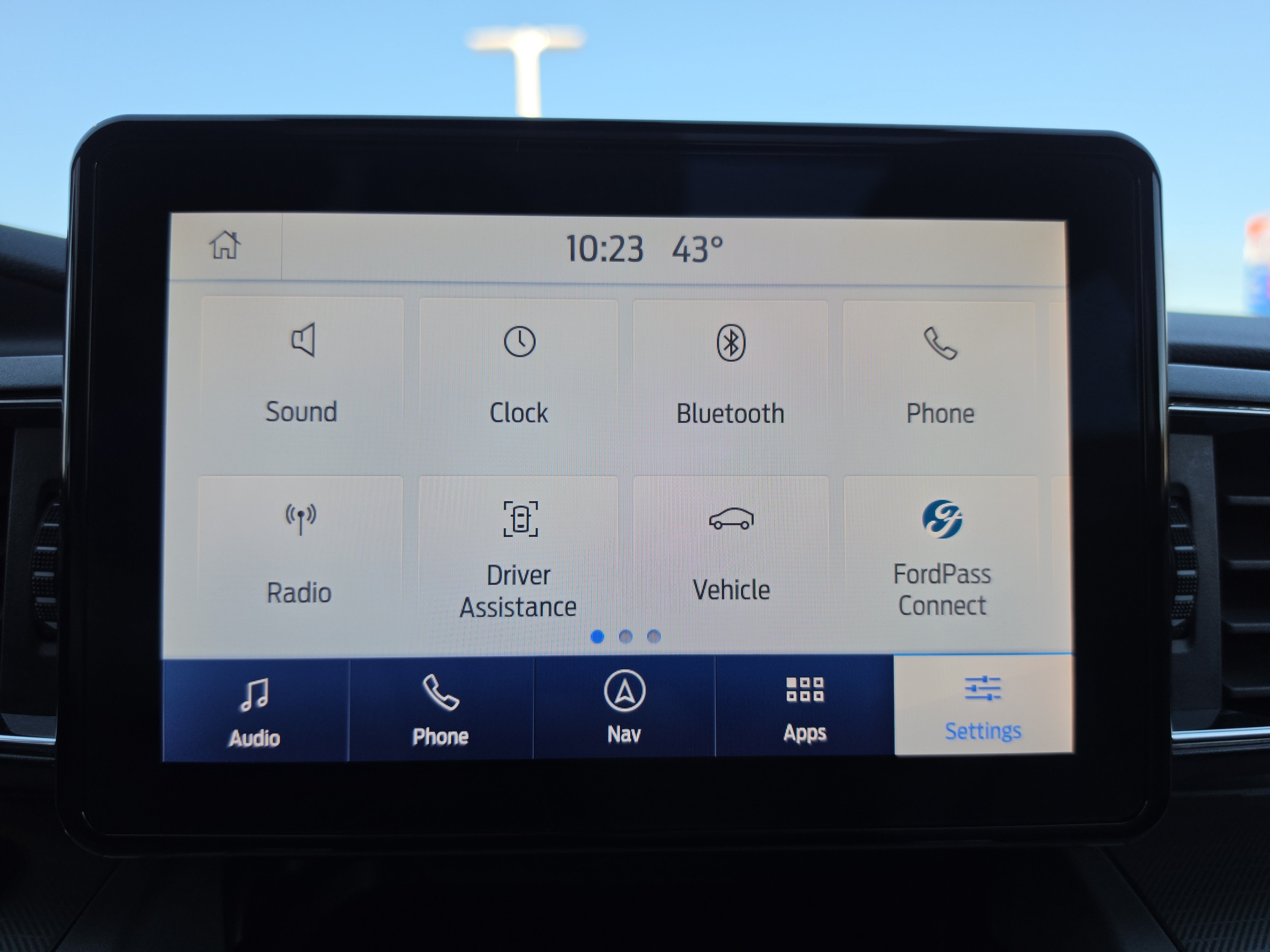 Used 2023 Ford Explorer XLT w/ Equipment Group 202A AWD/4WD image 33