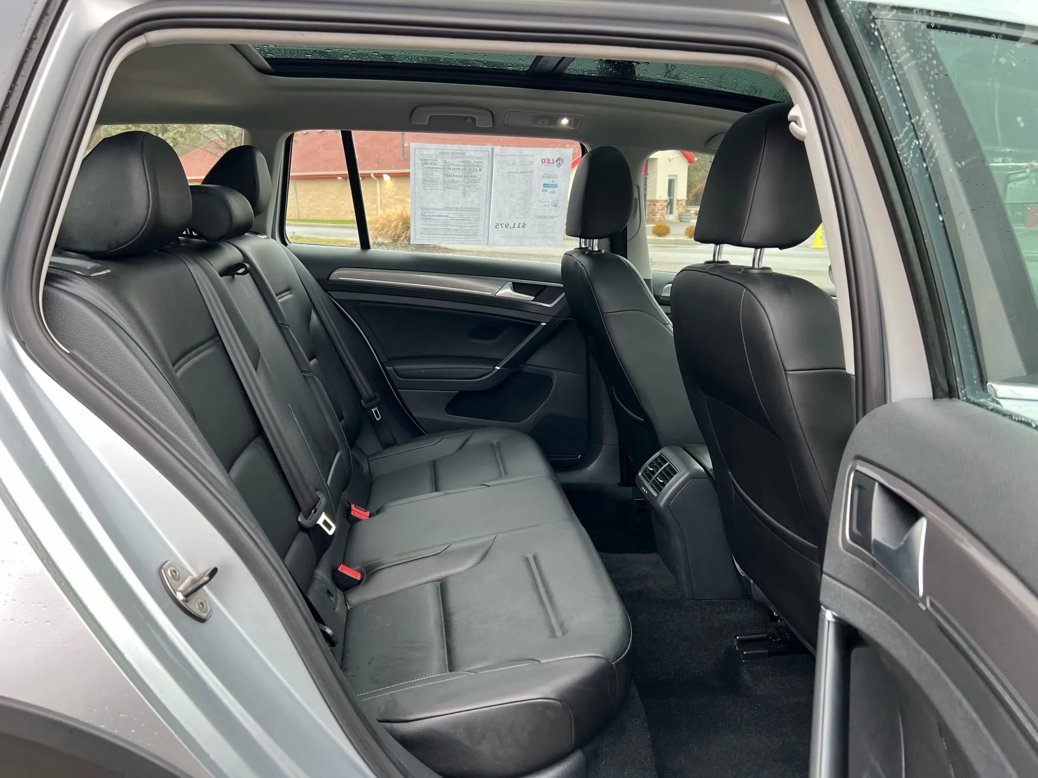 Used 2017 Volkswagen Golf Alltrack SE image 28