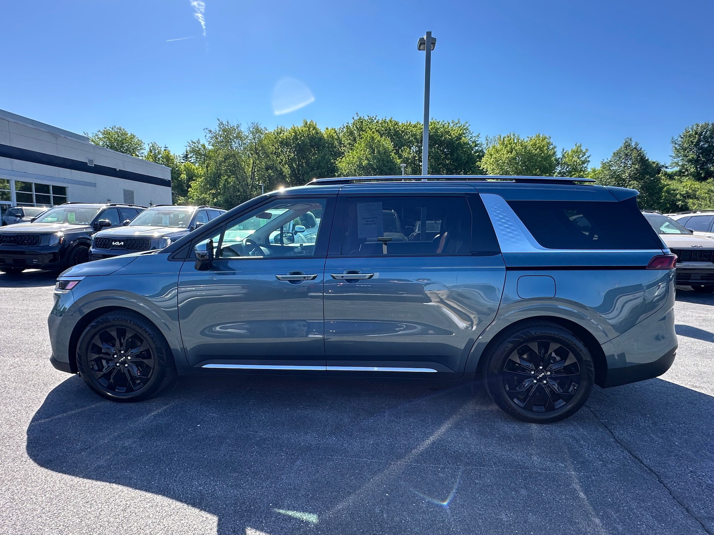 Used 2024 Kia Carnival SX FWD image 8