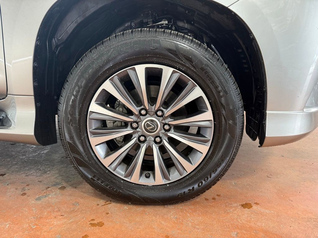 Used 2023 Lexus GX 460 Luxury w/ Accessory Package image 10