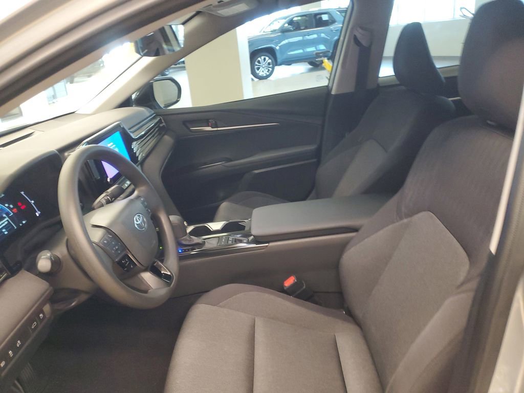 Certified 2025 Toyota Camry LE FWD image 14