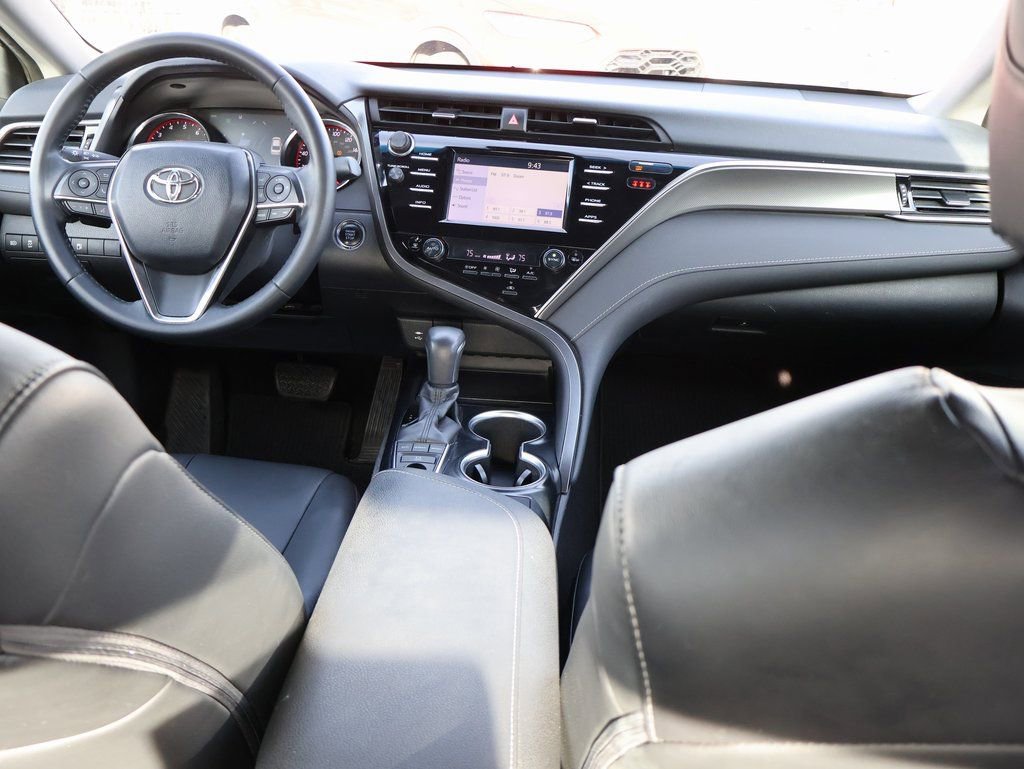 Used 2018 Toyota Camry XSE image 13