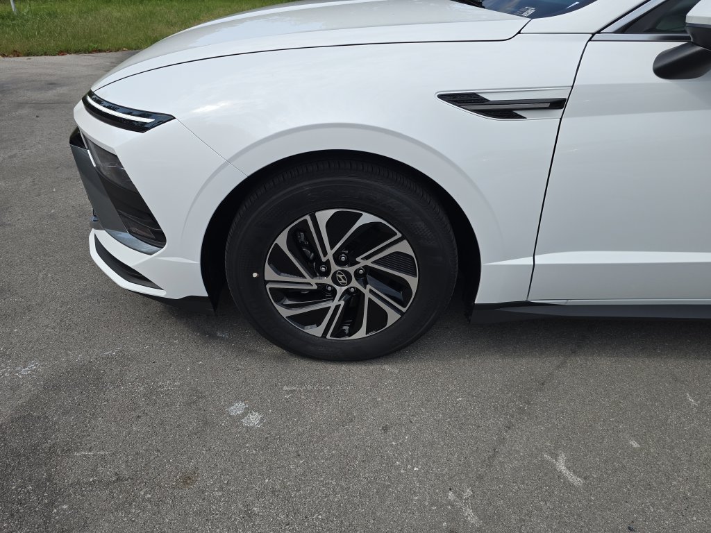 New 2026 Hyundai Sonata Blue FWD image 10