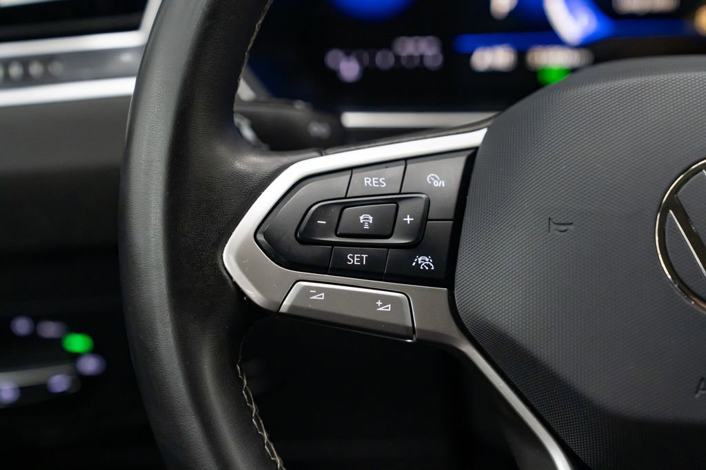 Used 2024 Volkswagen Tiguan SE image 16