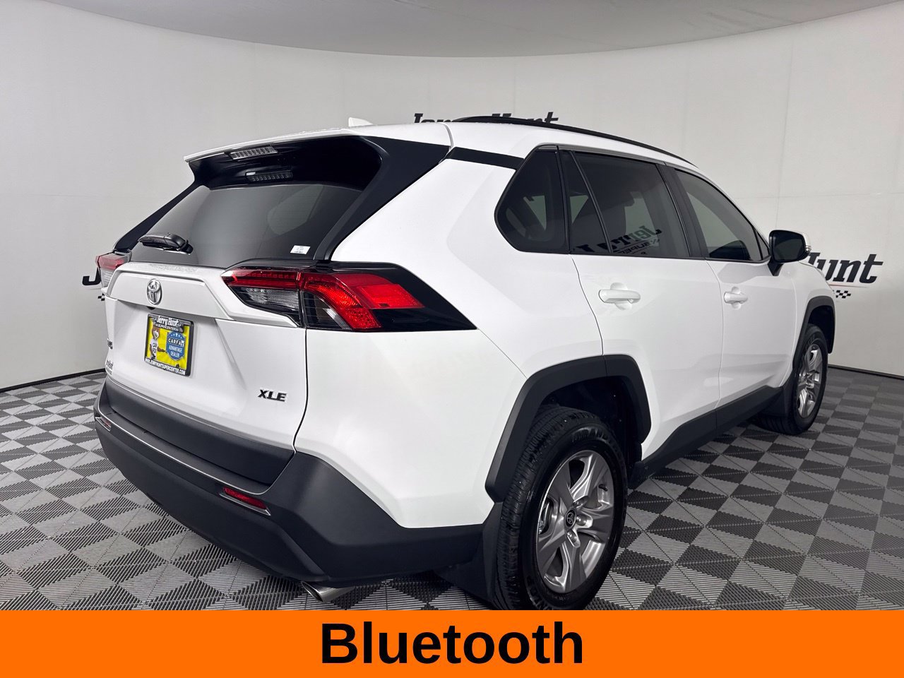 Used 2025 Toyota RAV4 XLE w/ Convenience Package FWD image 7