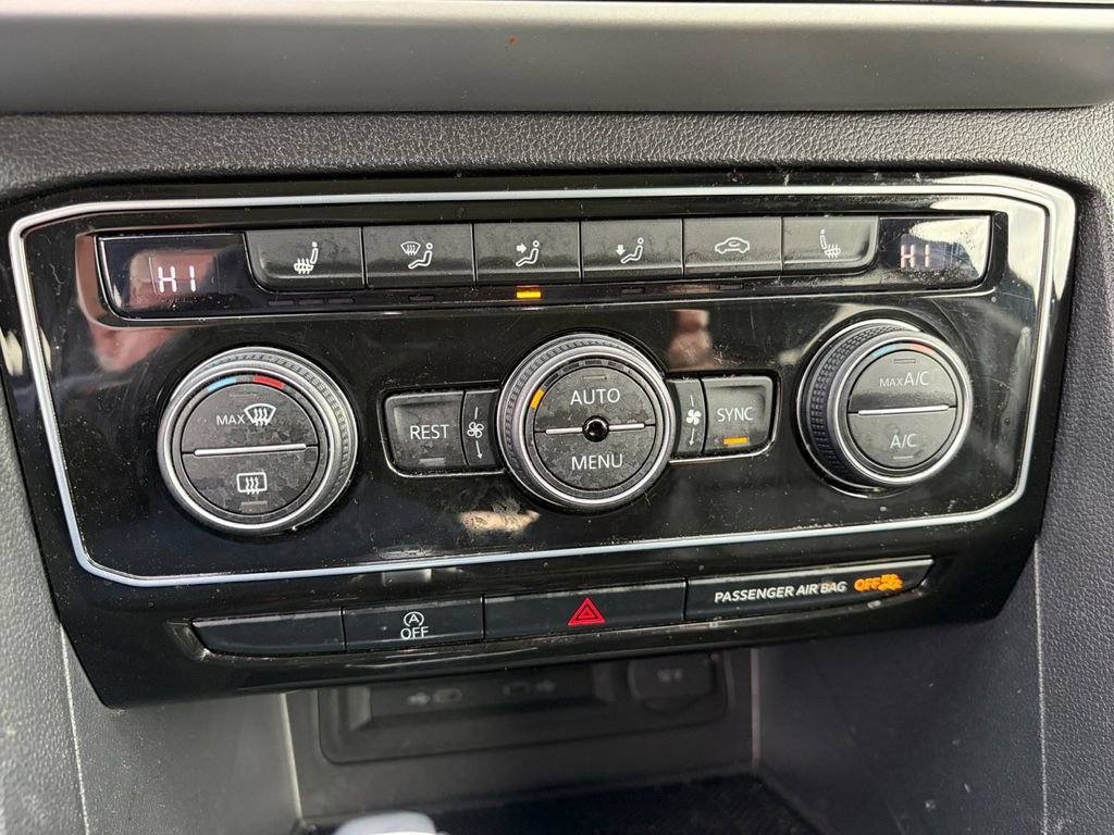 Certified 2023 Volkswagen Atlas SEL R-Line image 4