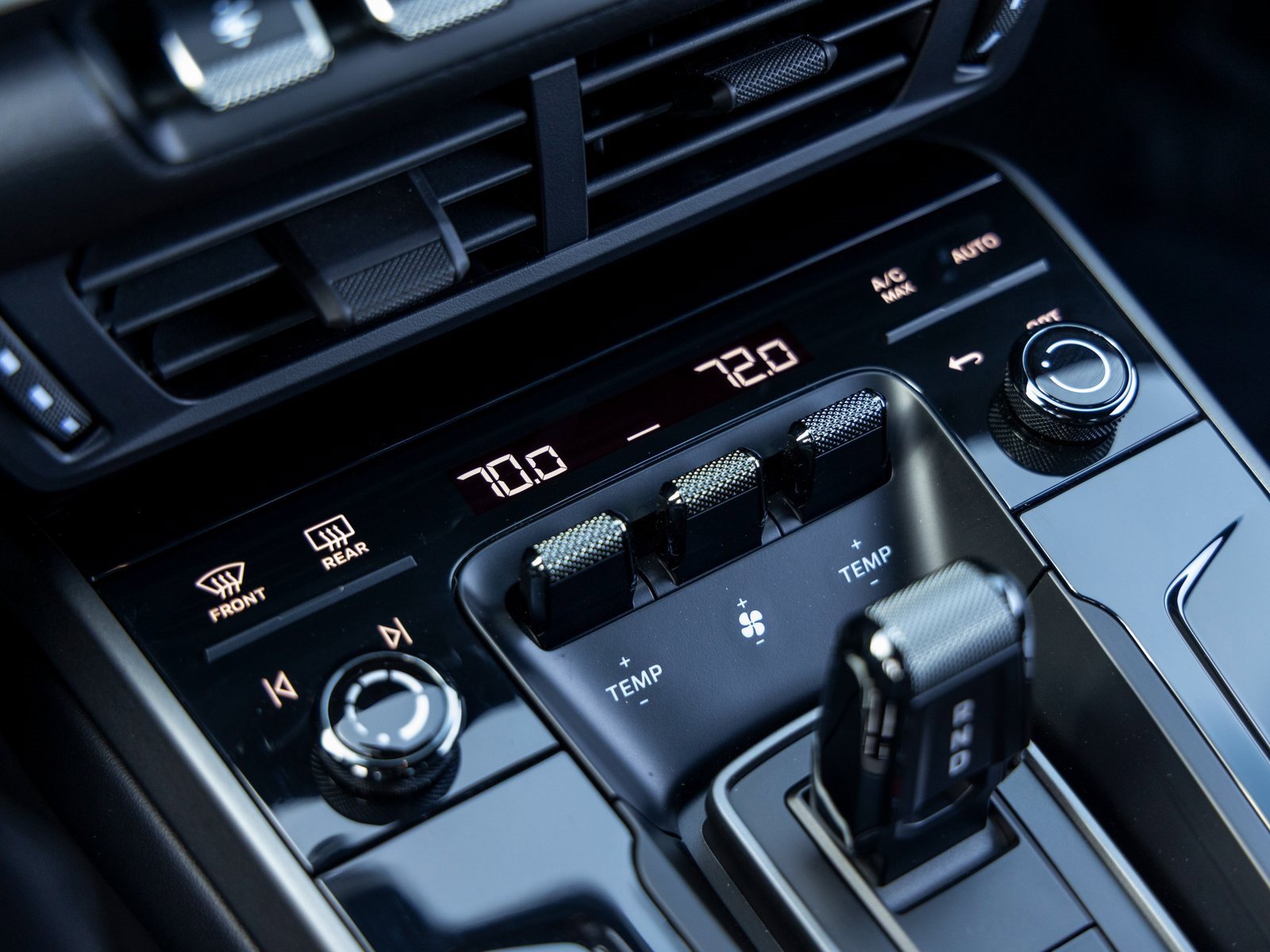 Certified 2025 Porsche 911 Carrera image 38