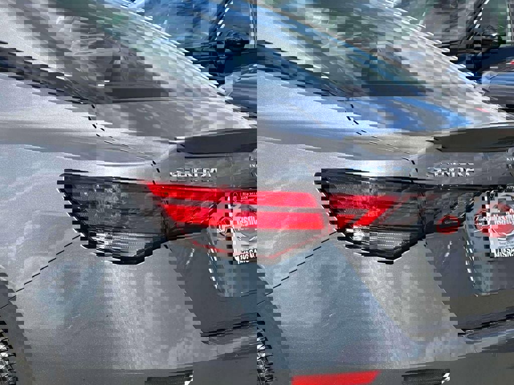 Used 2024 Nissan Sentra SR w/ SR Premium Package image 9