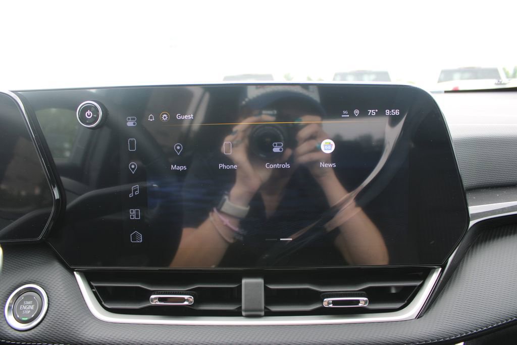 New 2026 Chevrolet Equinox LT w/ Safety and Technology Package FWD image 47