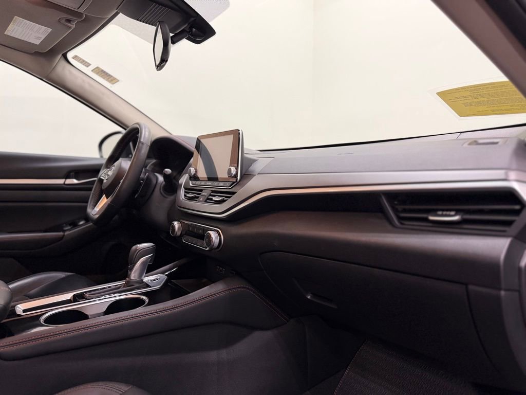 Used 2025 Nissan Altima 2.5 SR image 18