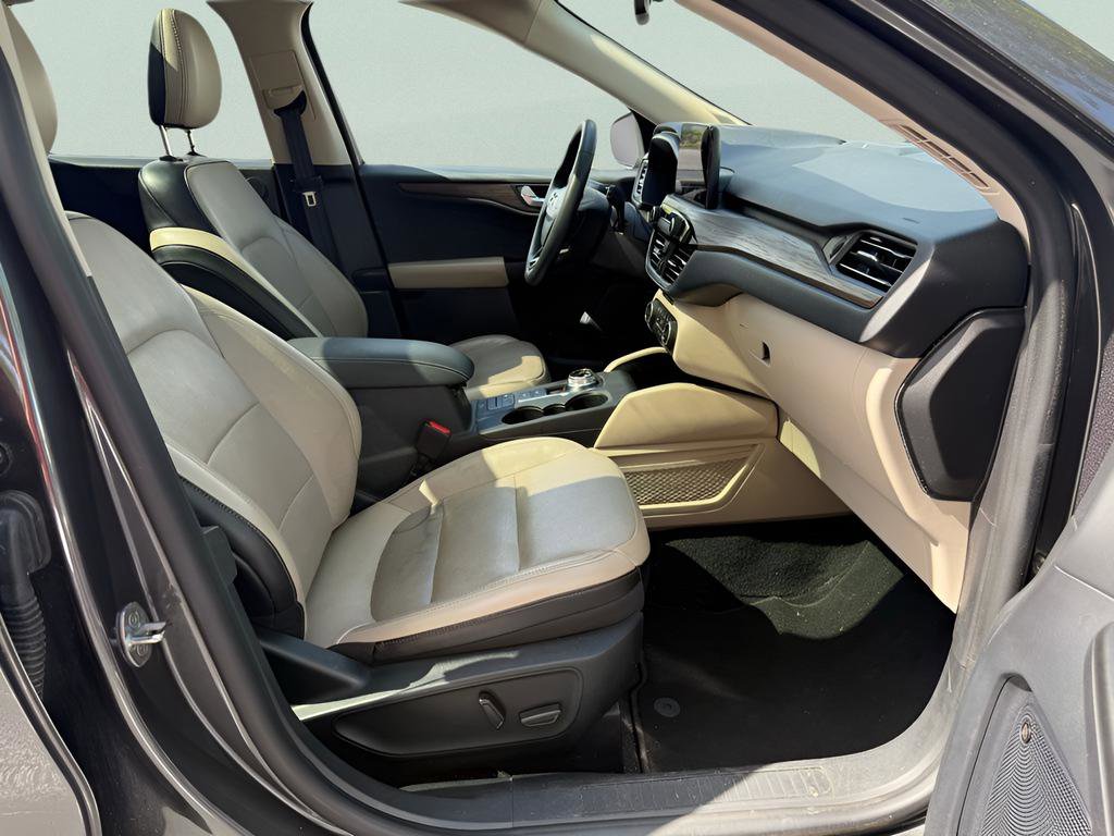 Used 2020 Ford Escape Titanium w/ Titanium Premium Package 2.0 image 12